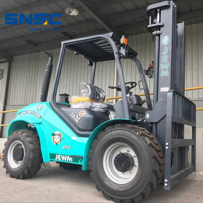 4X2 Zorlu Arazi Forklift 3500kgs Dört Tekerlekli Sürüş Forklift