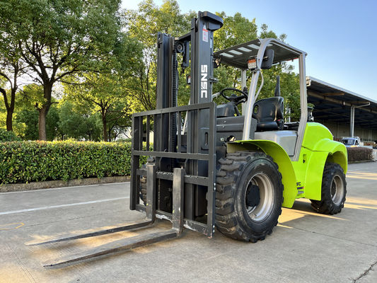 3000kg-5000kg 4wd zorlu arazi çatal kaldırma araçları