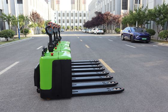 Gıda ve İçecek Fabrikası için 1550mm Fork Battery Powered Palet Truck